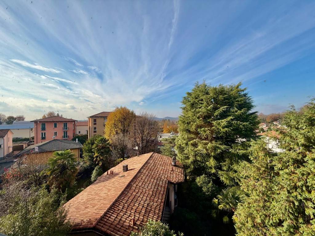 Appartamento a Villa guardia in Via del Lavoro - Foto 2