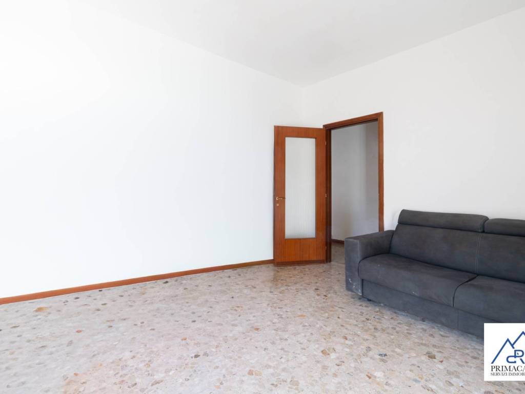 Appartamento a Gavirate in Via Carlo Besozzi - Foto 3