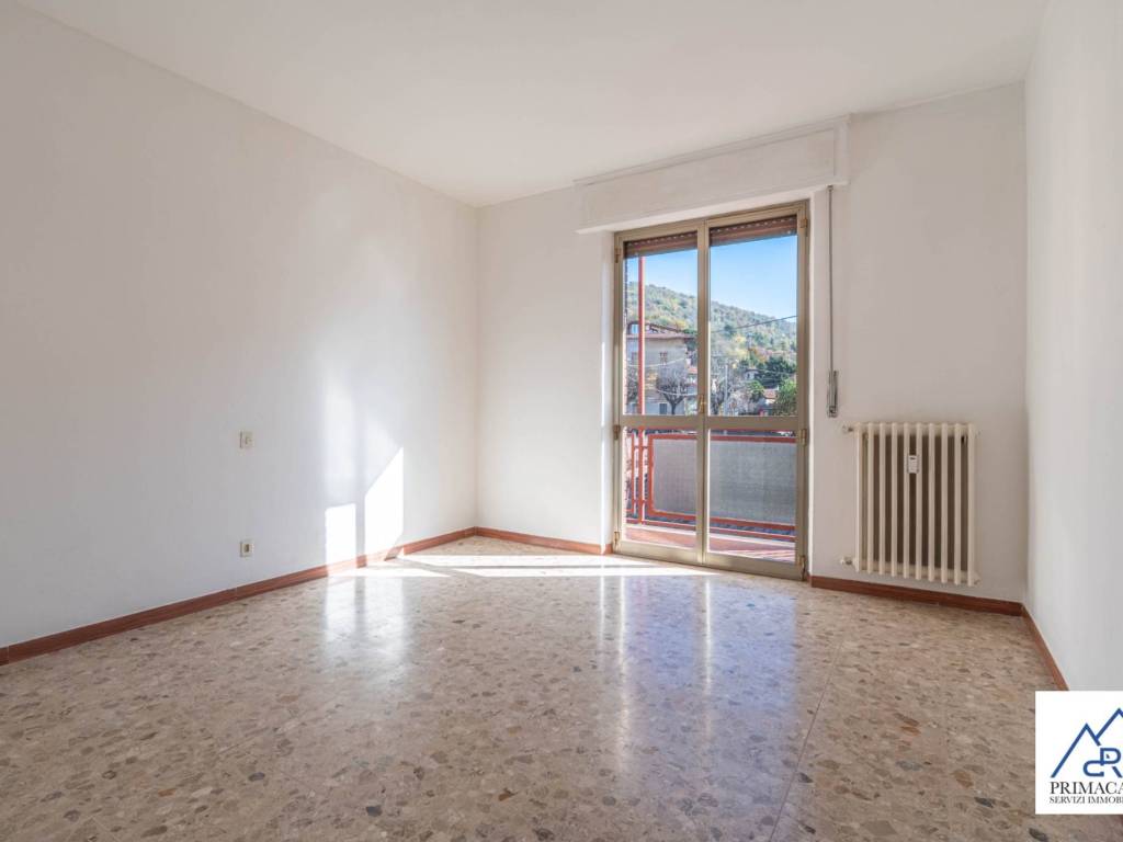 Appartamento a Gavirate in Via Carlo Besozzi - Foto 4