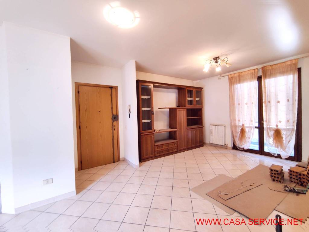 Appartamento a Montevarchi in Piazza Cesare Battisti - Foto 2