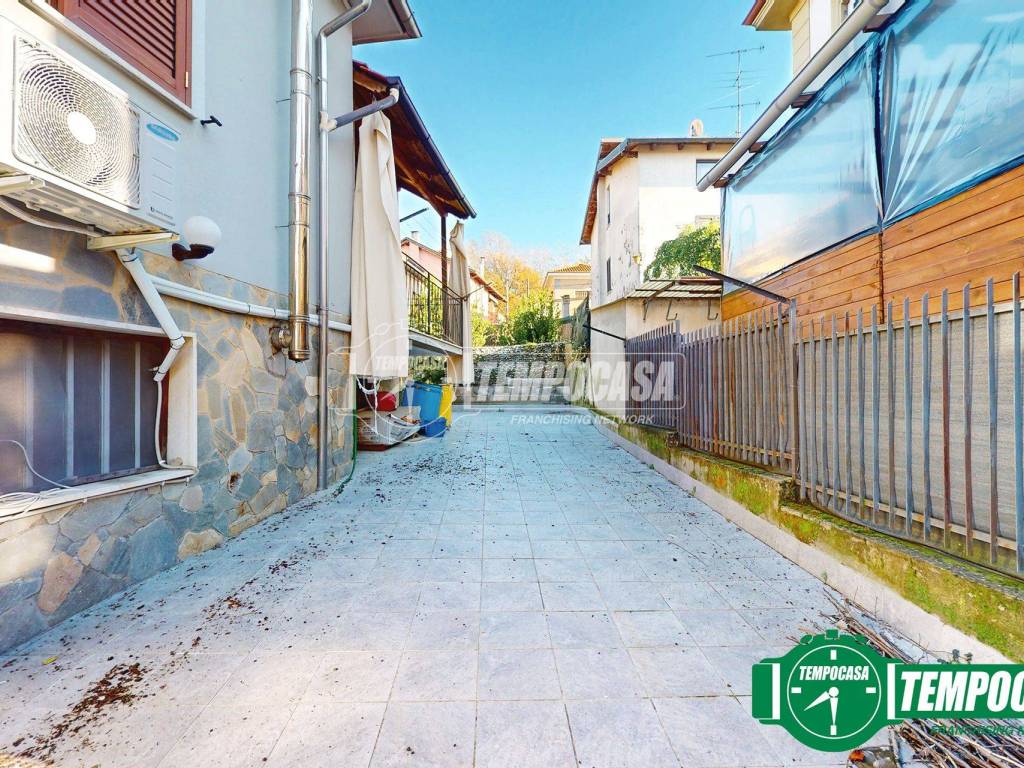 Villa a Valenza in Via Luigi Einaudi - Foto 4