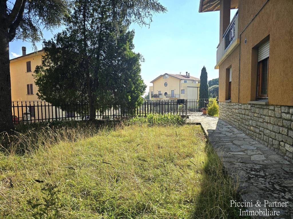 Villa a Passignano sul trasimeno in Via Mario Lucertini, 7 - Foto 5