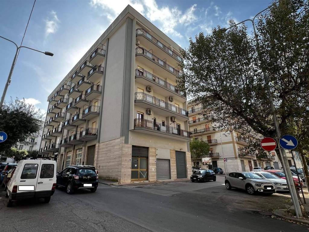 Appartamento a Martina franca in VIA GRAZIA DELEDDA - Foto 2