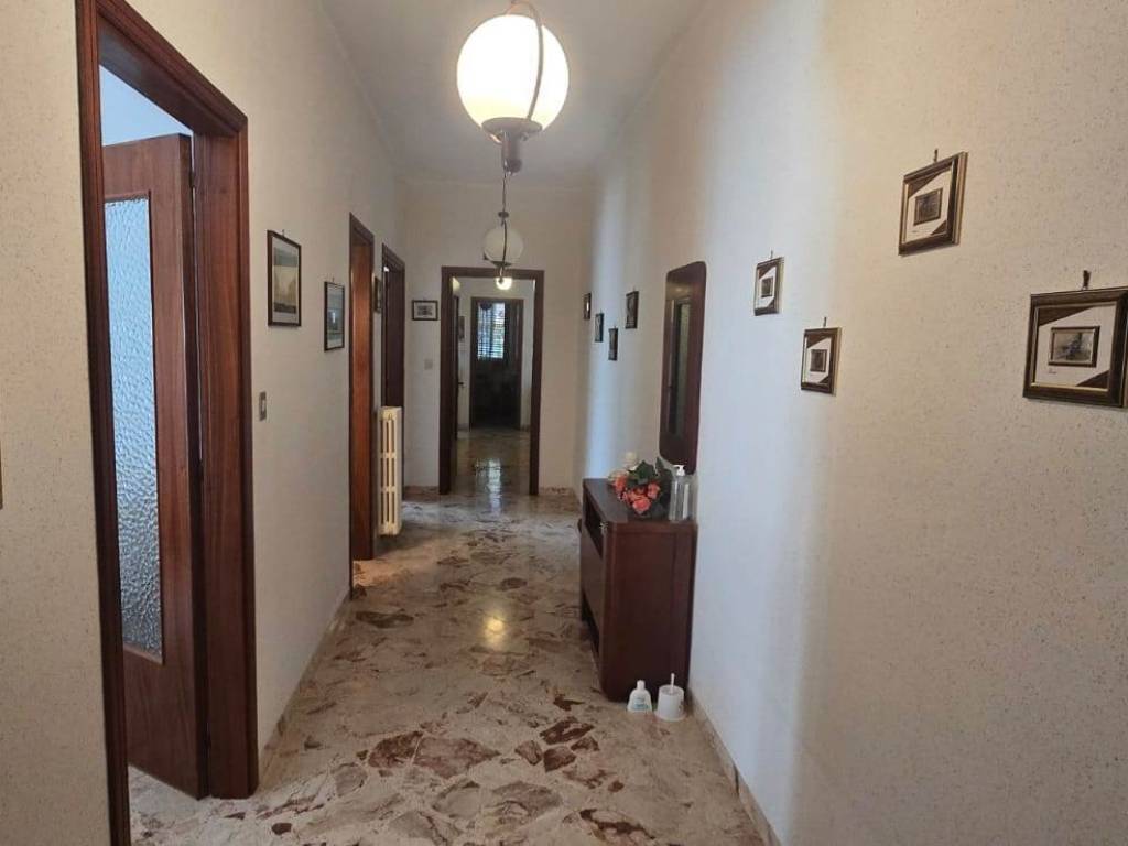 Appartamento a Martina franca in VIA GRAZIA DELEDDA - Foto 4