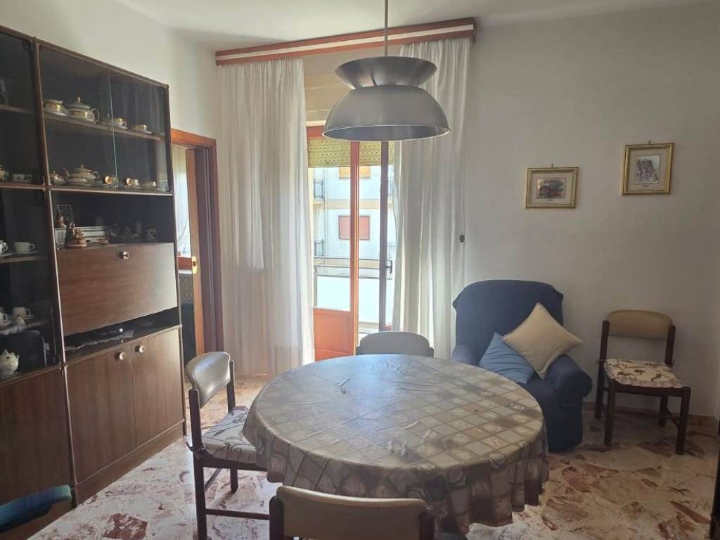 Appartamento a Martina franca in VIA GRAZIA DELEDDA - Foto 5