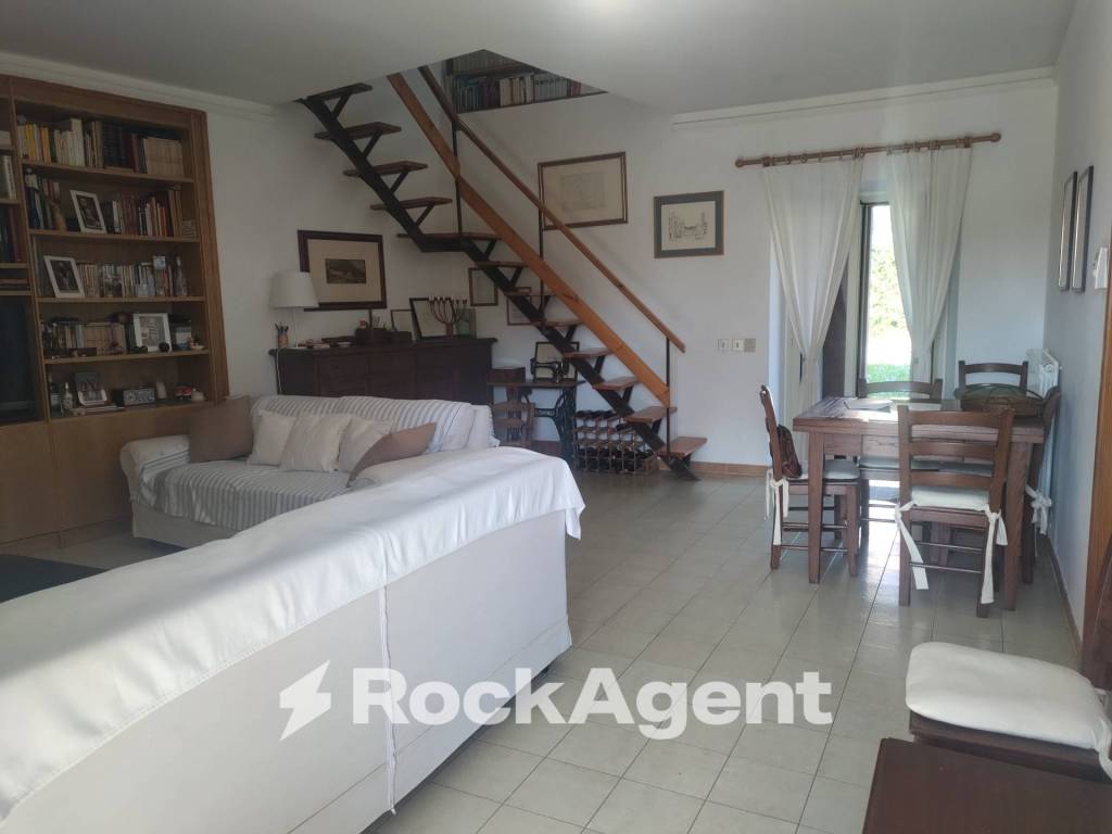 Villa a Caprarola in Via Ten.Tito Mechilli, 3 - Foto 4