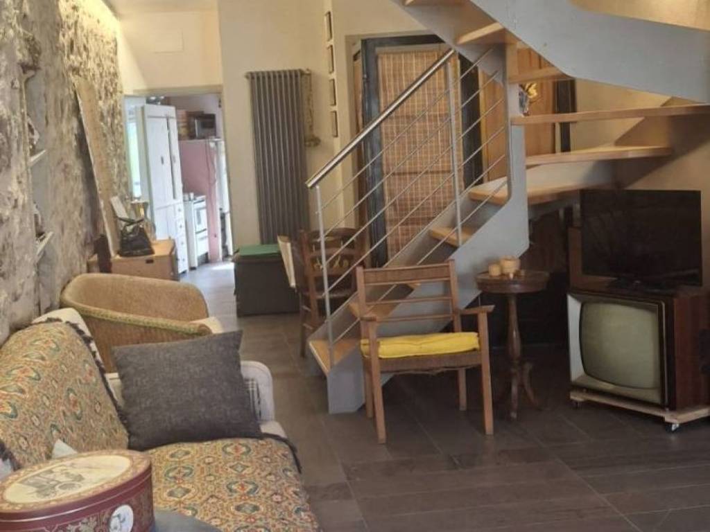 Appartamento a Poppi in VIA DELLA PORTA MOGGIONA, 45 - Foto 2