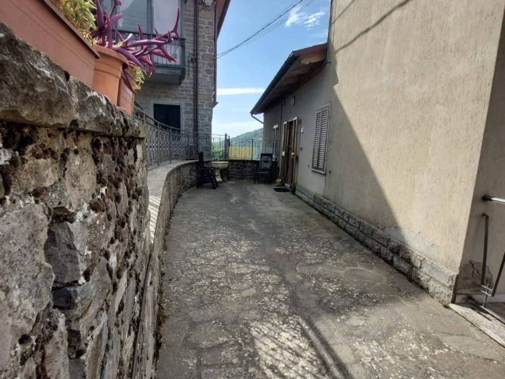 Casa indipendente a Chiusi della verna in VIA DELLA ROCCA, 1 - Foto 5