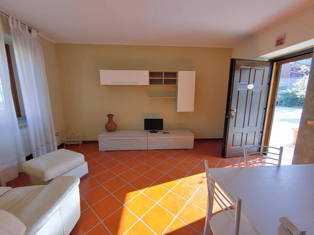 Appartamento a Gallarate in Via Edmondo De Amicis - Foto 4