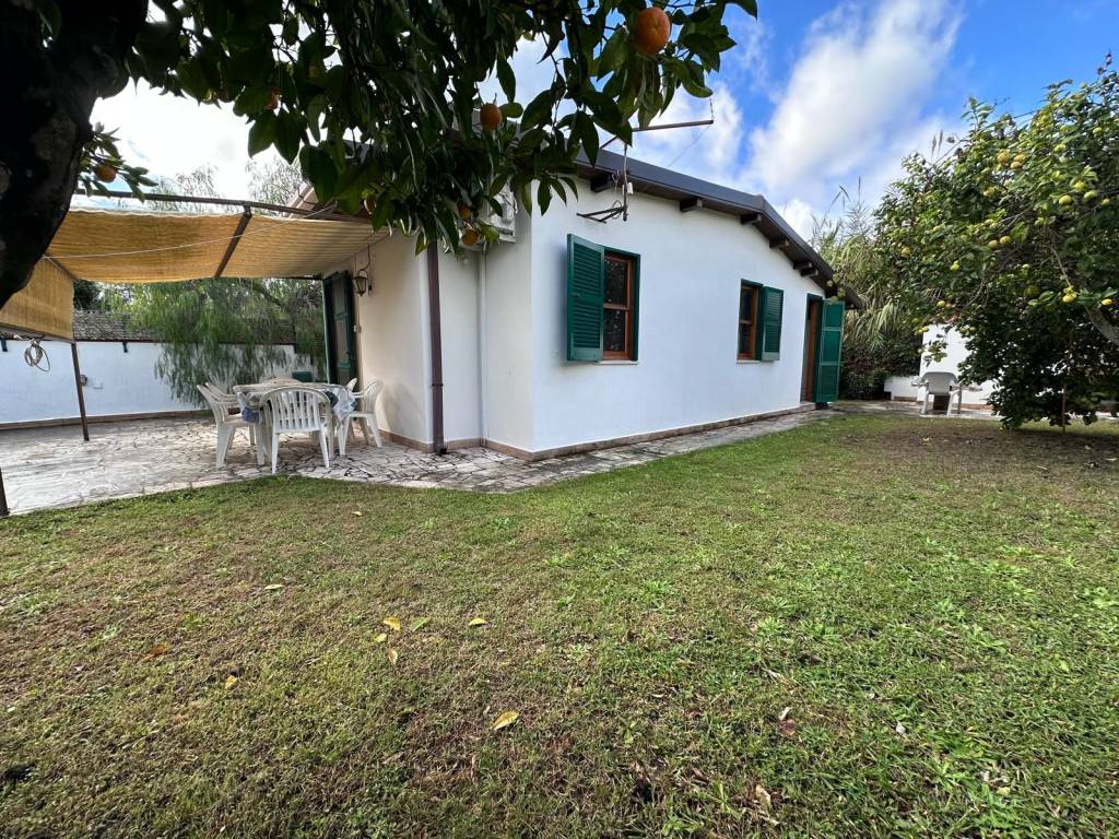 Villa a San felice circeo in Via Ugo Foscolo - Foto 4