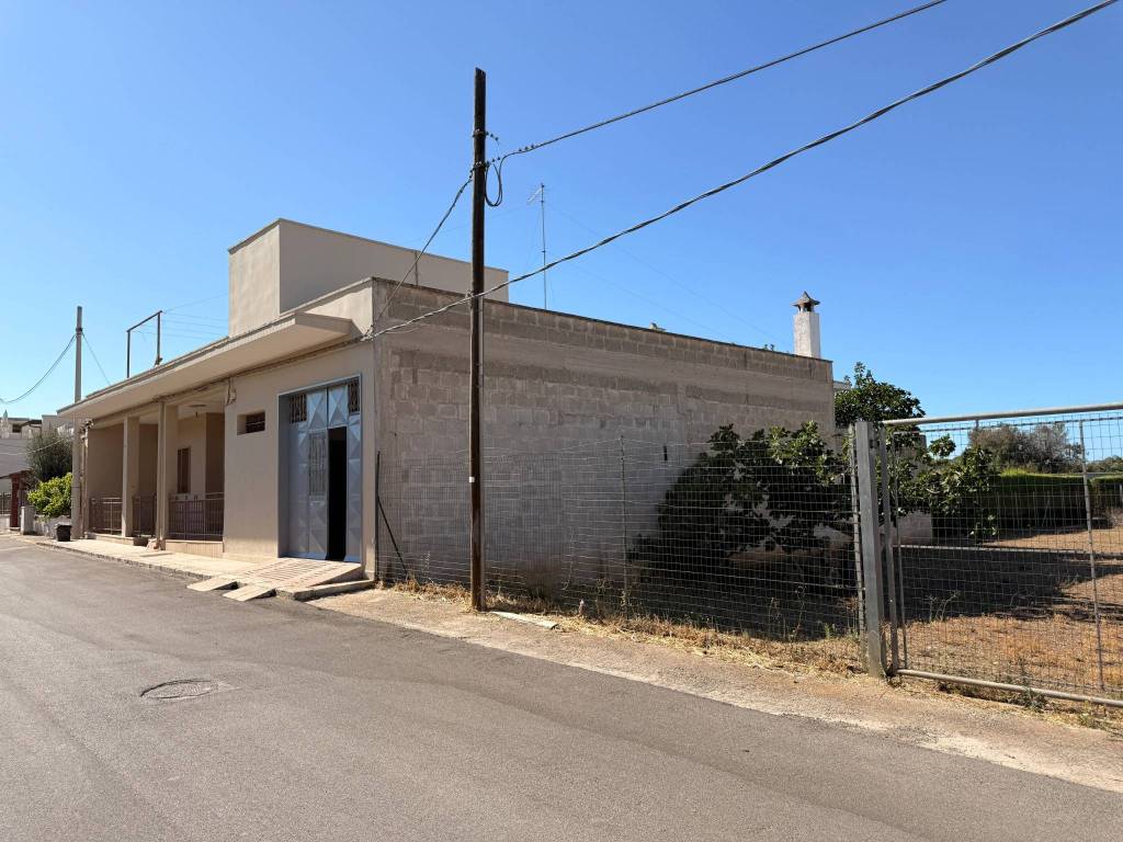 Appartamento a San michele salentino in Via Rodolfo Morandi - Foto 4
