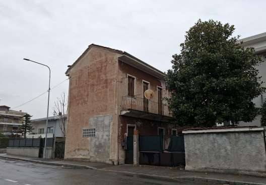 Casa indipendente a Busto arsizio in Via Rossini - Foto 3