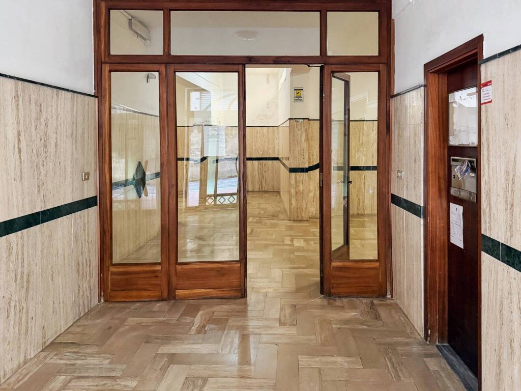 Appartamento a Salerno in Via Aurelio Nicolodi - Foto 2