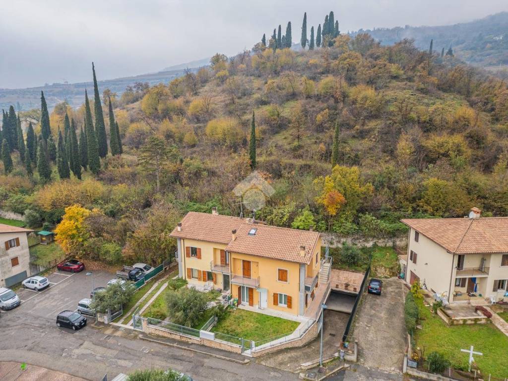 Villa a Fumane in Via Alcide De Gasperi, 31 - Foto 2
