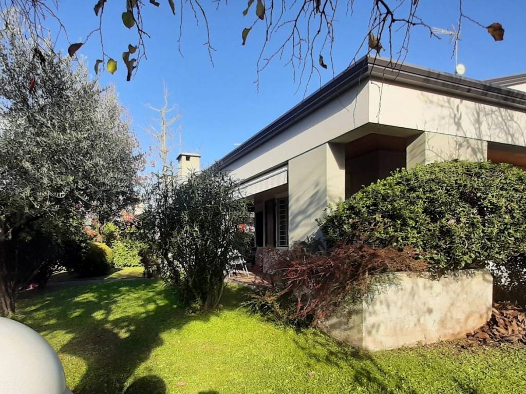 Villa a Pasian di prato in Via Gemona, 48 - Foto 2