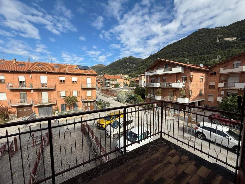 Appartamento a Gubbio in Via Bartolomeo Diaz, 18 - Foto 4