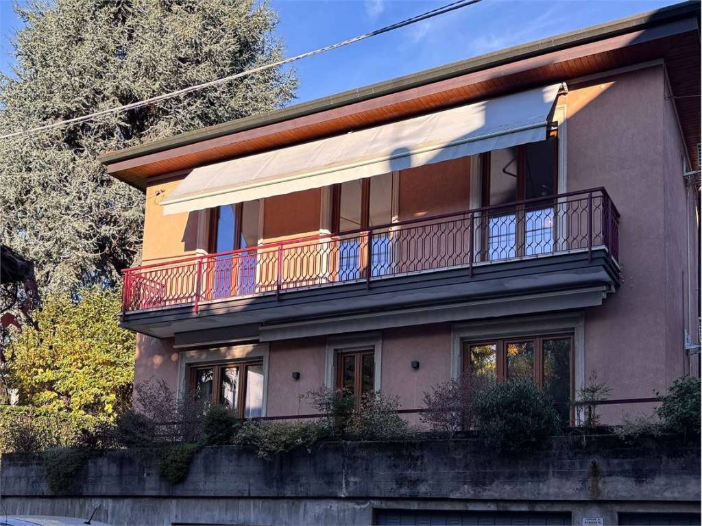 Villa a Albizzate in Via Camillo Benso Conte di Cavour - Foto 2