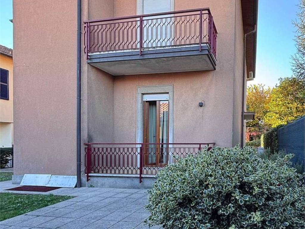 Villa a Albizzate in Via Camillo Benso Conte di Cavour - Foto 3