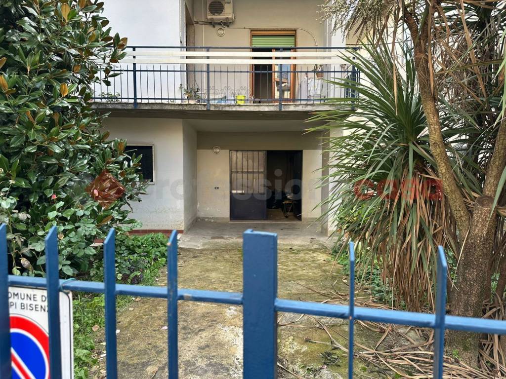 Villa a Campi bisenzio in Via Cetino - Foto 2
