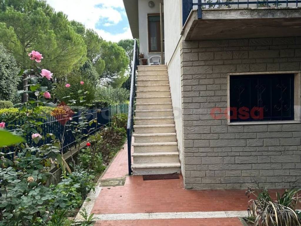 Villa a Campi bisenzio in Via Cetino - Foto 3
