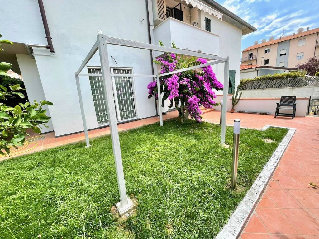 Appartamento a San vincenzo in Via Amilcare Ponchielli, 10 - Foto 2