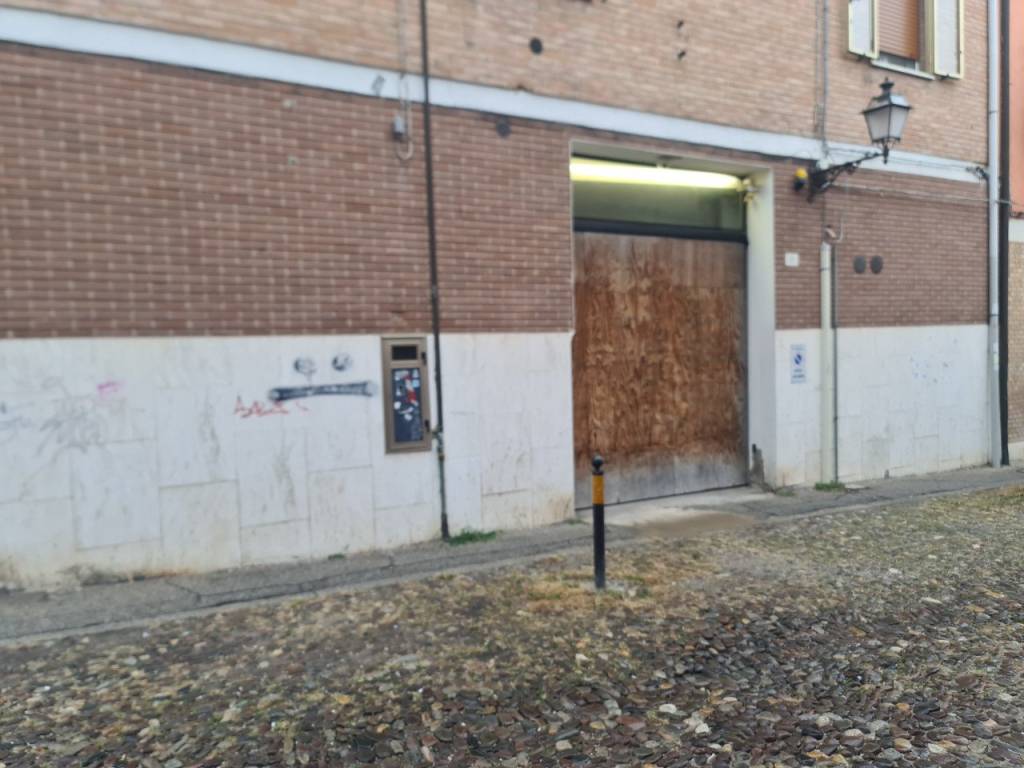 Box / garage a Ferrara in VIA CAMALEONTE 18 - Foto 2