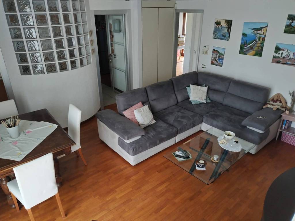 Appartamento a Carnago in Via Pio XII, 13 - Foto 2