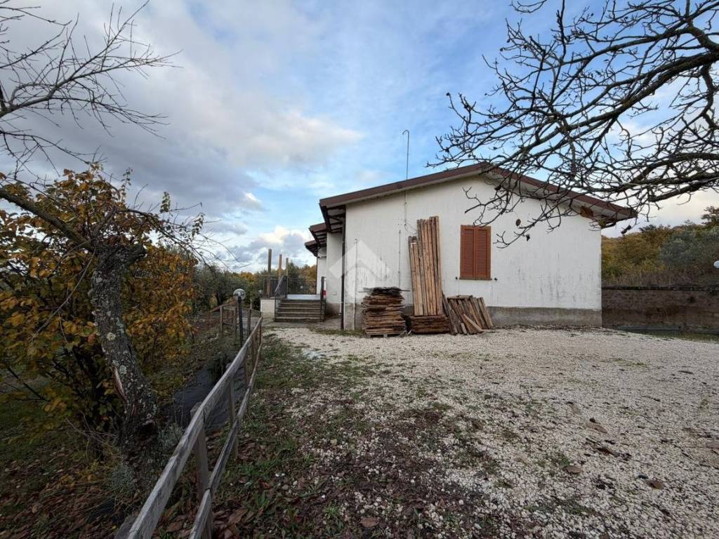 Villa a Viterbo in Strada Case Grandi - Foto 3