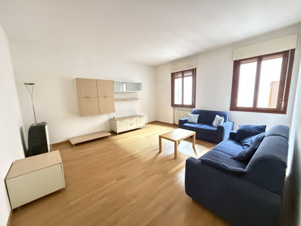 Appartamento a Cremona in Via Cesare Battisti, 10 - Foto 2