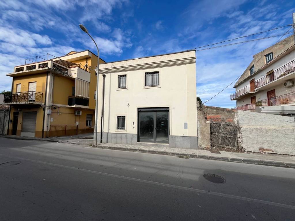 Immobile a Barcellona pozzo di gotto in VIA STATALE ORETO, 59 - Foto 2