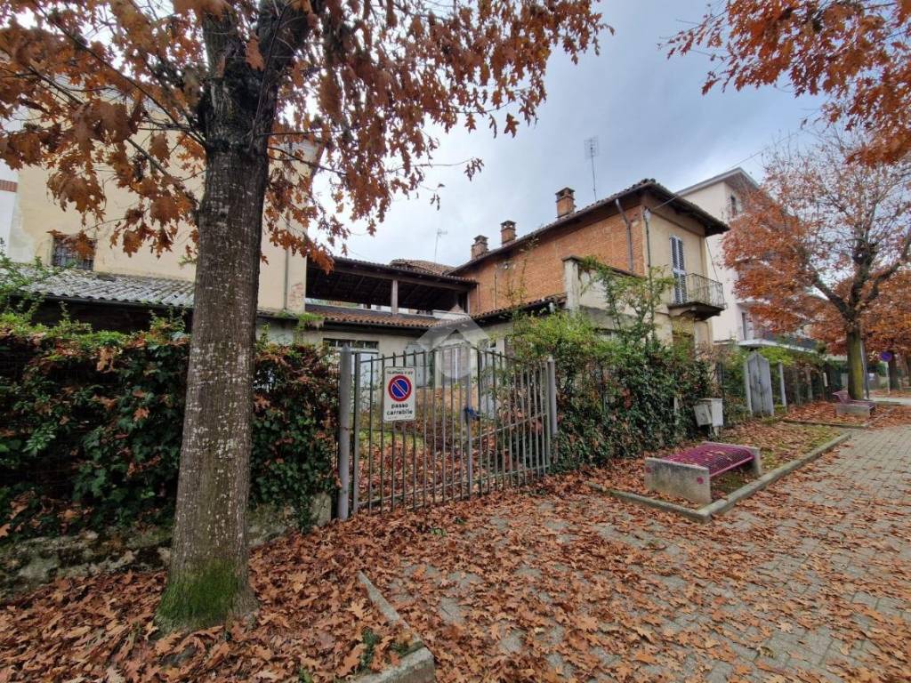 Casa indipendente a Villafranca d'asti in Piazza Guglielmo Marconi, 13 - Foto 3