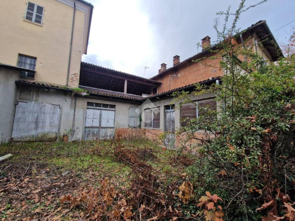 Casa indipendente a Villafranca d'asti in Piazza Guglielmo Marconi, 13 - Foto 4