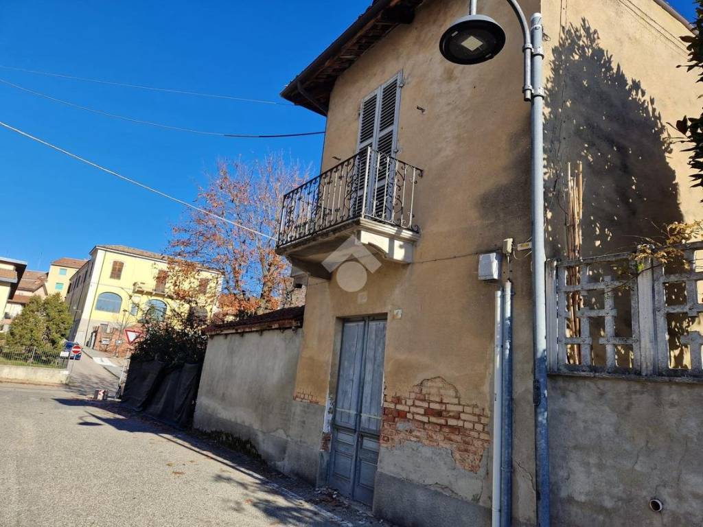Casa indipendente a Villafranca d'asti in Piazza Guglielmo Marconi, 13 - Foto 5