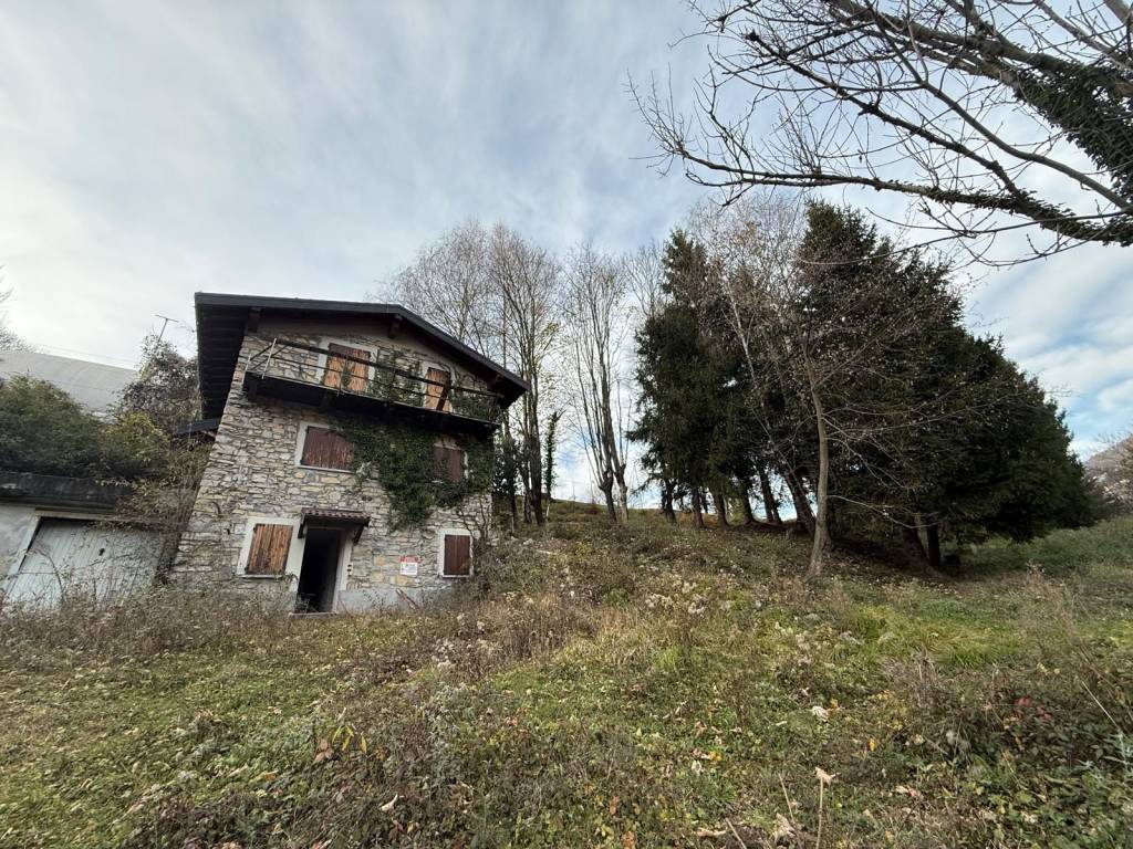 Villa a Centro valle intelvi in Via Cerano - Foto 2