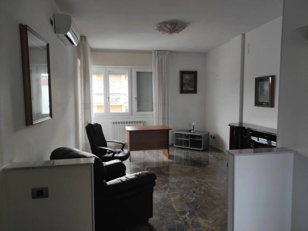 Appartamento a Livorno in Via Aldobrandino Mochi, 12 - Foto 3