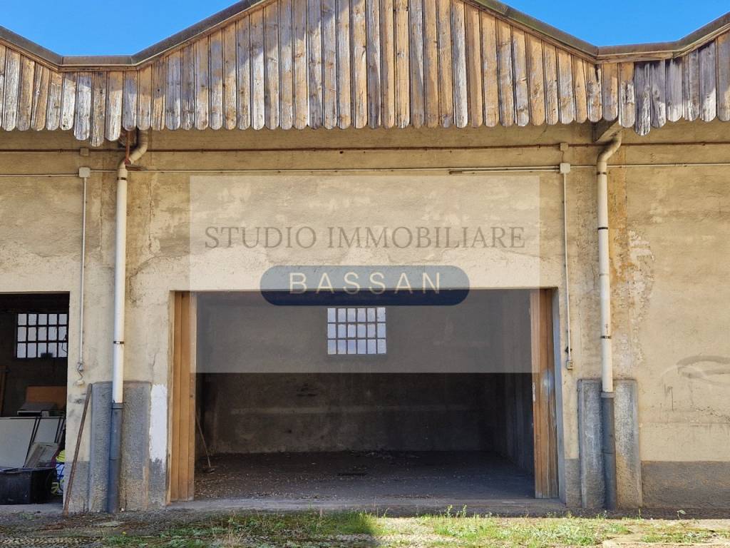 Appartamento a Gallarate in Via Due Giugno 14 - Foto 3