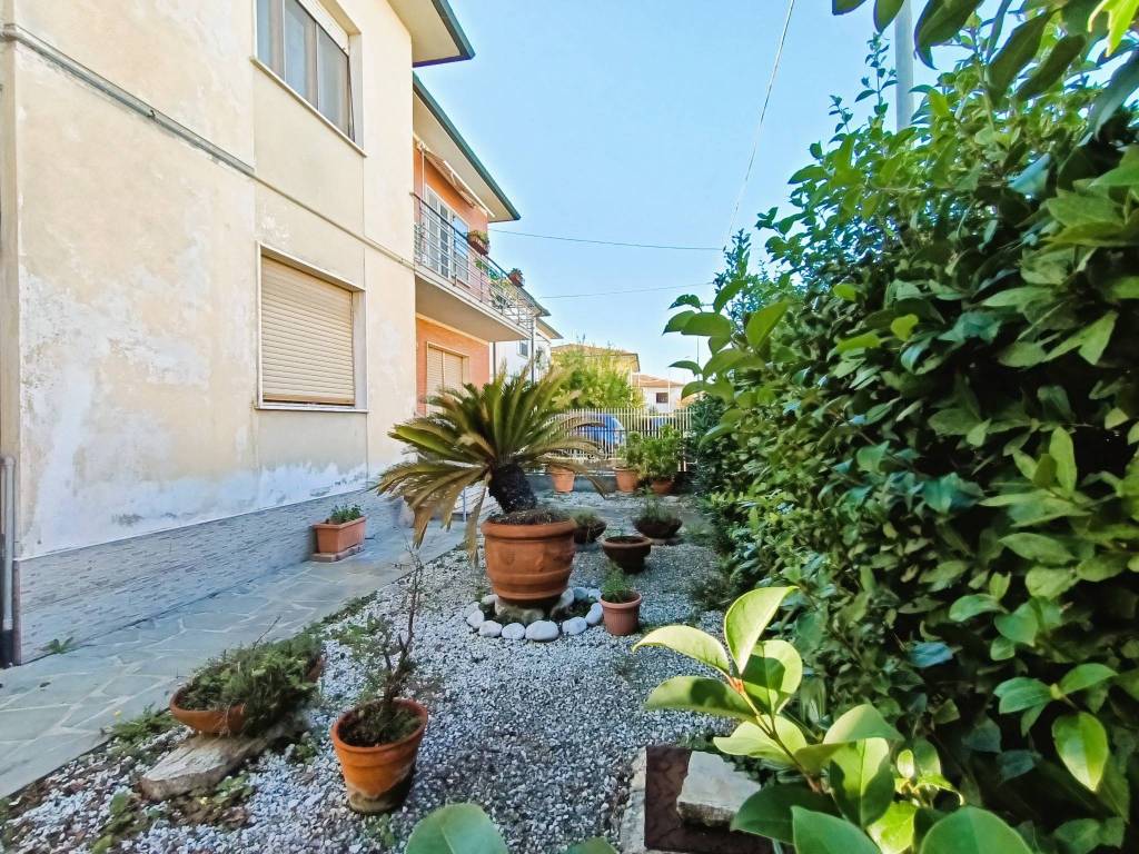 Villa a San giuliano terme in Via Giovanni Amendola - Foto 3