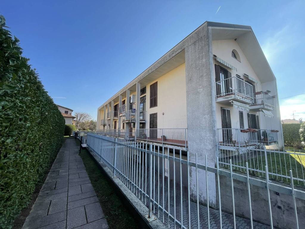 Appartamento a Varallo pombia in Via Isonzo, 1 - Foto 2