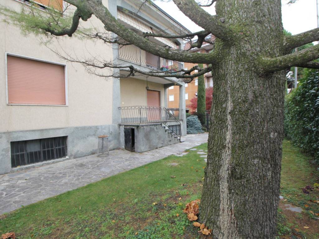 Villa a Gorla minore in Via Giovanni Pascoli - Foto 2