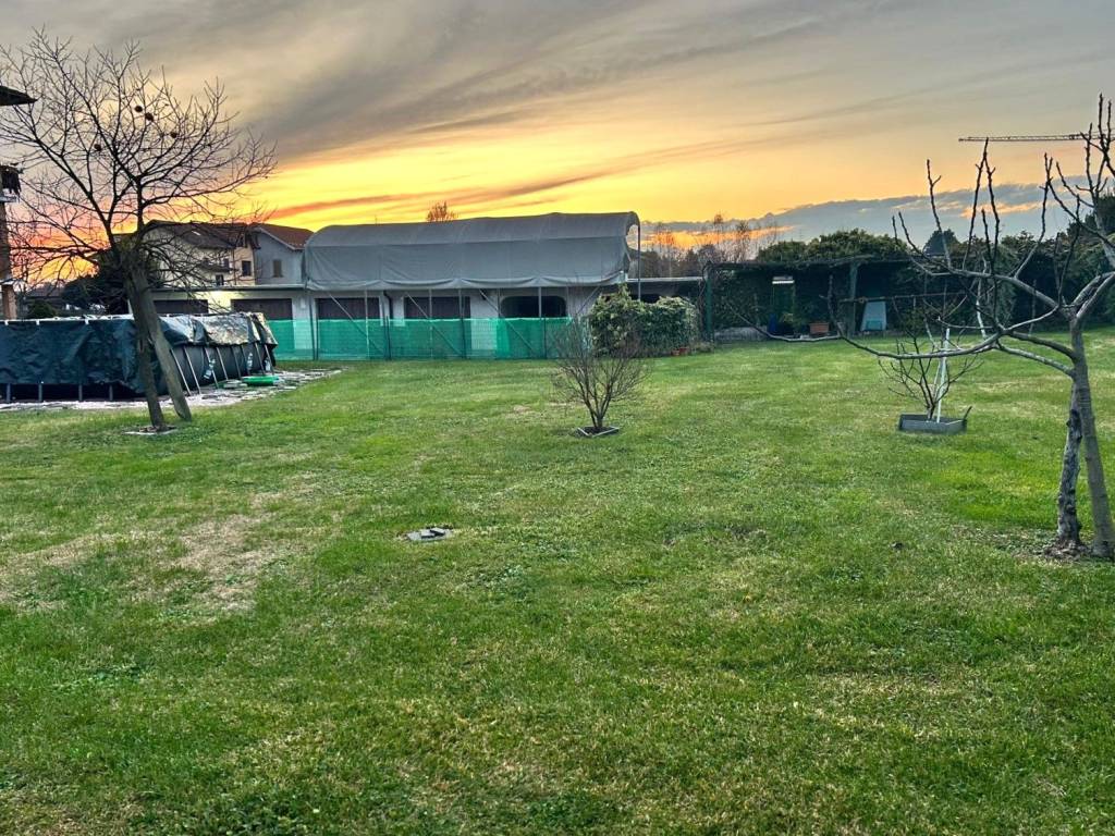 Terreno a Vedano olona in Via Alessandro Volta, 1 - Foto 2