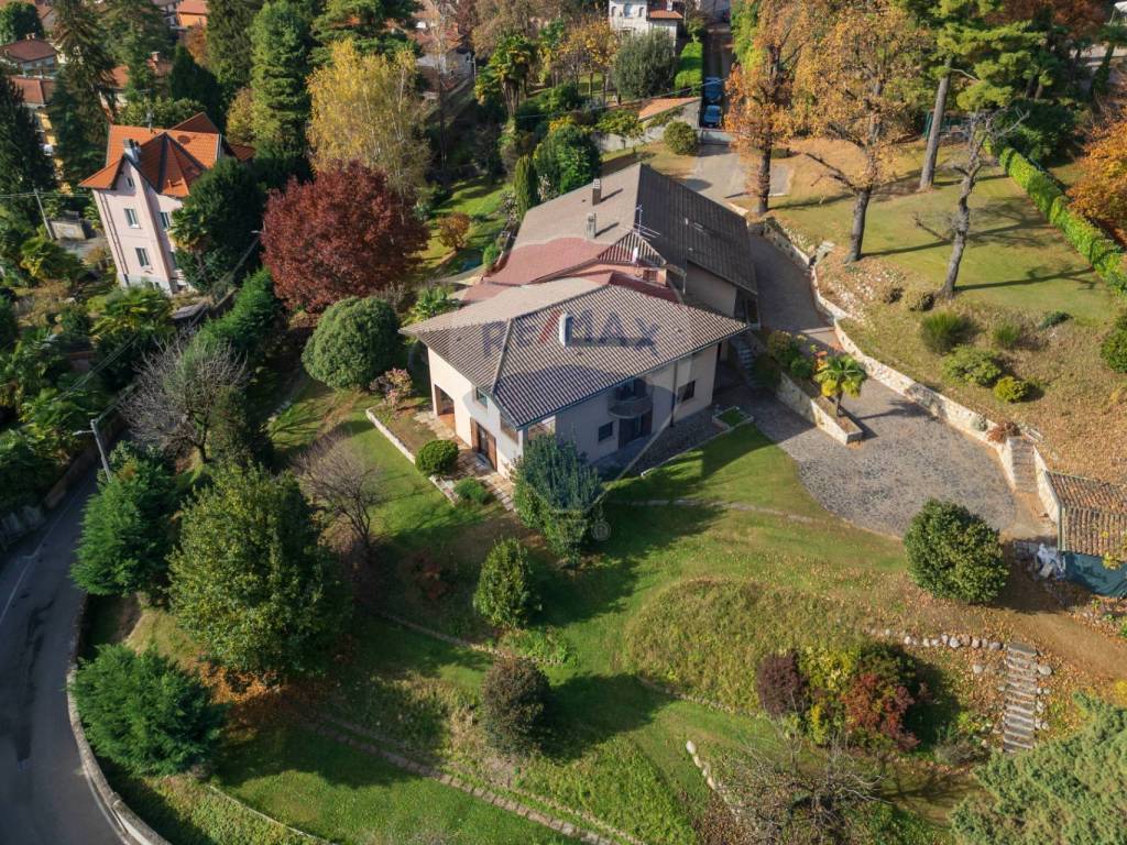 Villa a Venegono superiore in via g puccini, 8 - Foto 3