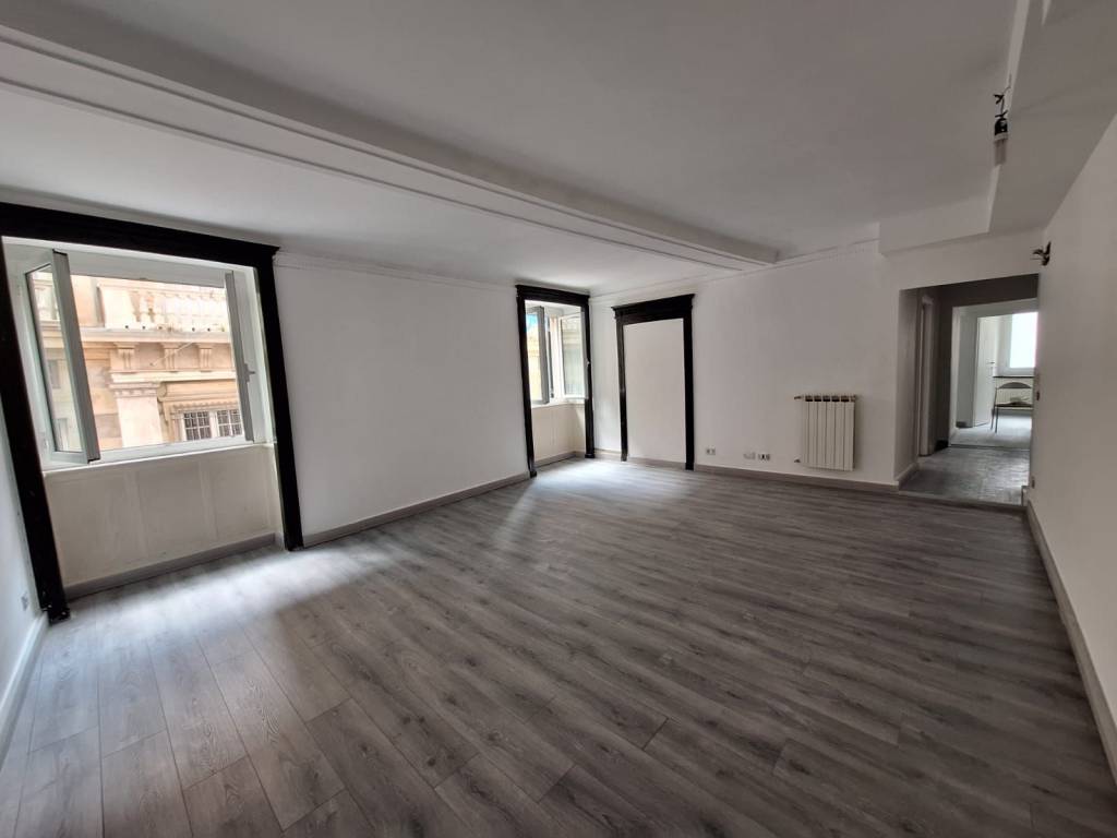 Appartamento a Genova in Via Benedetto Cairoli - Foto 2