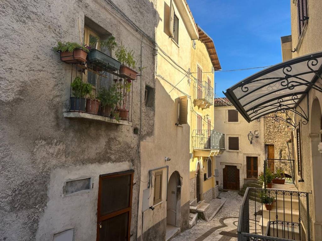 Casa indipendente a Caramanico terme in Via del Morrone - Foto 3