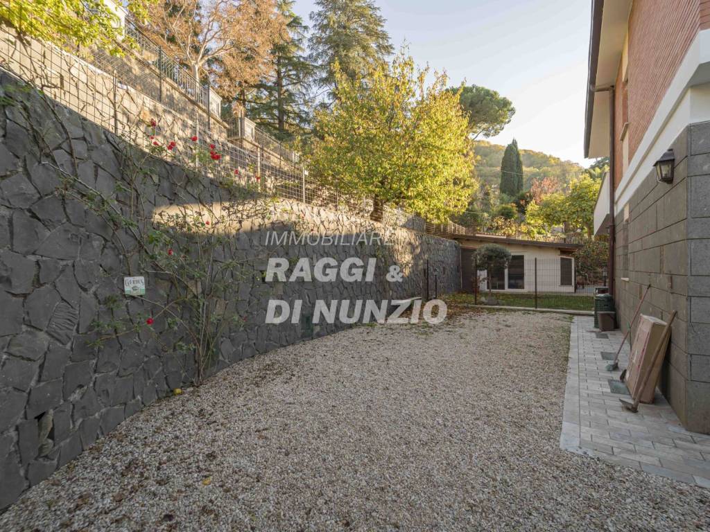 Appartamento a Monte porzio catone in VIa Formello - Foto 3