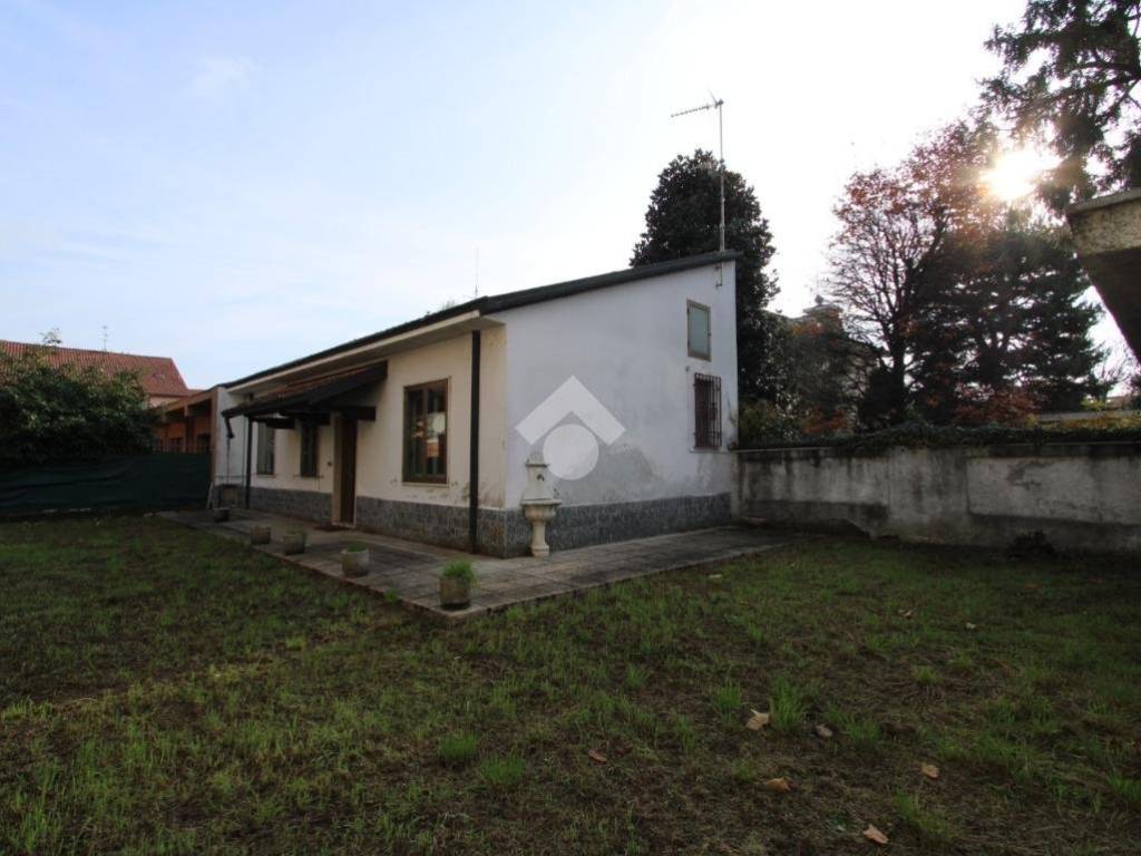 Villa a Bareggio in Via Campo Sportivo - Foto 2