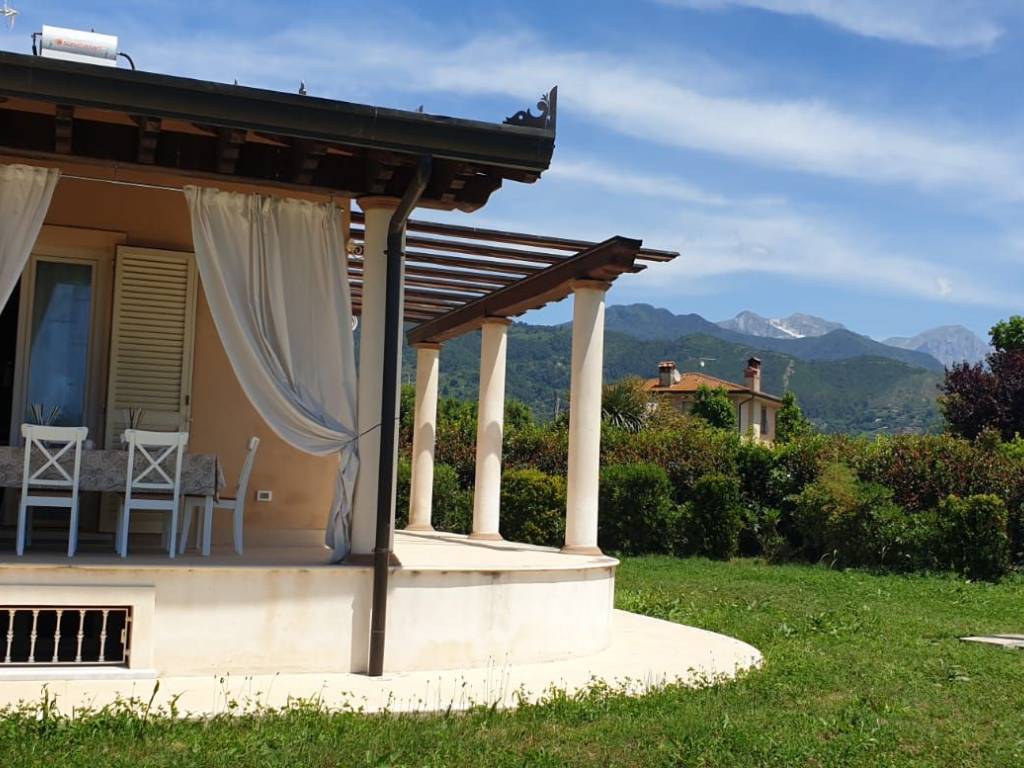 Villa a Seravezza in Via Cugnia - Foto 3