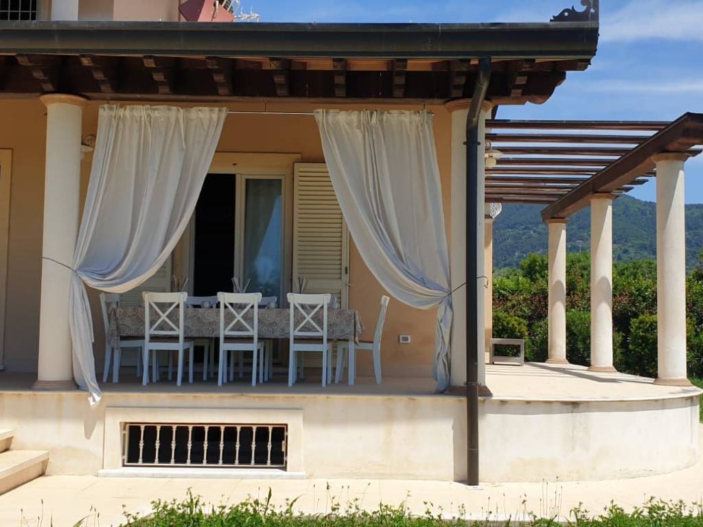 Villa a Seravezza in Via Cugnia - Foto 4