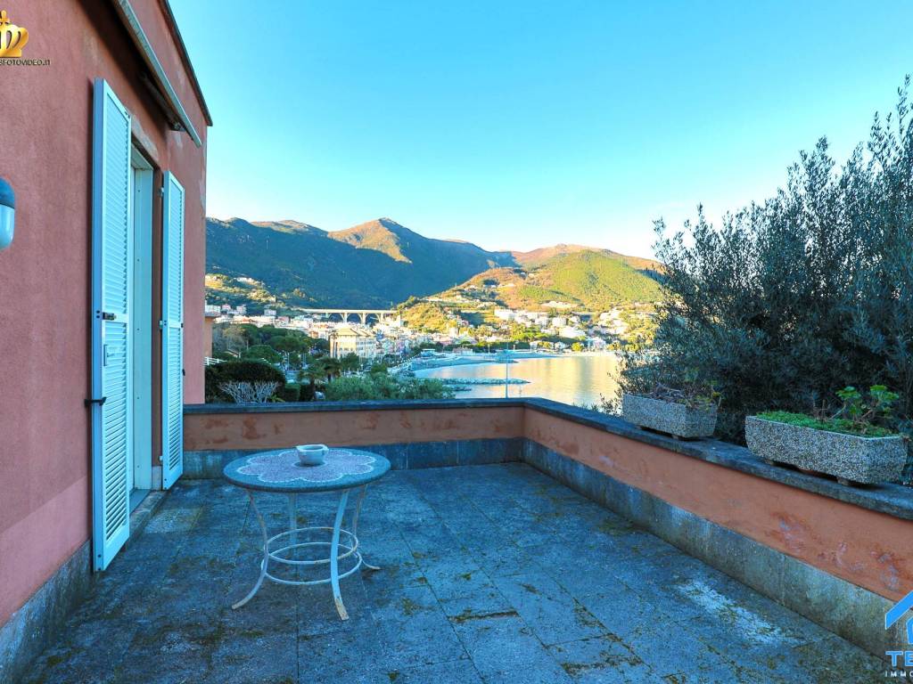Appartamento a Arenzano in Via della Pineta, 9 - Foto 2