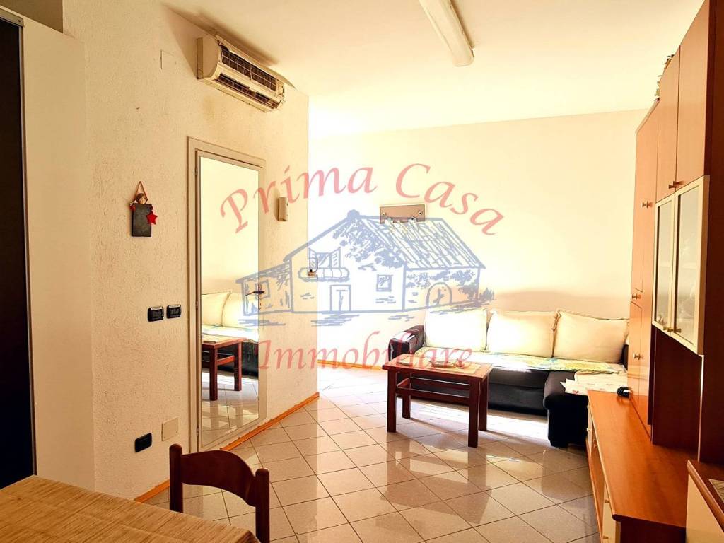 Appartamento a Castagnole delle lanze in Piazza San Bartolomeo, 2 - Foto 2