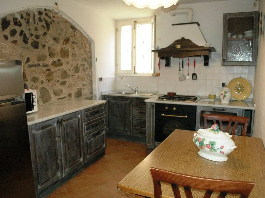 Casa indipendente a Castelnuovo magra in Via Sottoportici, 14 - Foto 2